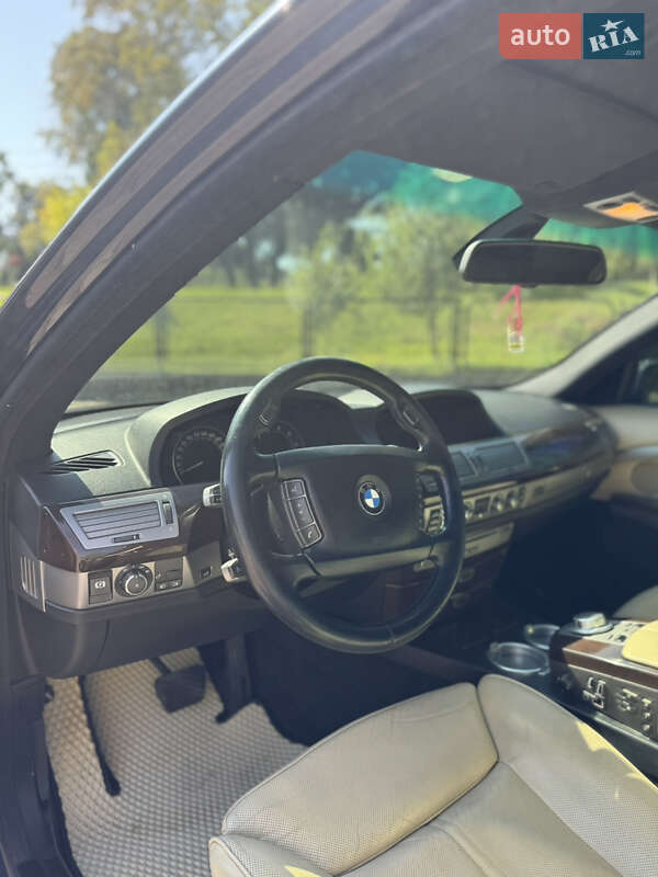 Седан BMW 7 Series 2006 в Городенке