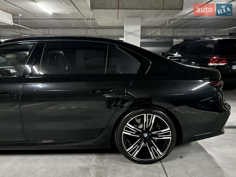 Седан BMW 7 Series 2024 в Дніпрі фото 7 Седан BMW 7 Series 2024 в Дніпрі