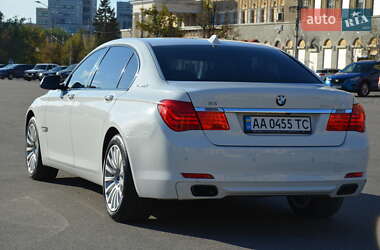 Седан BMW 7 Series 2010 в 