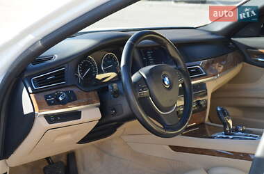 Седан BMW 7 Series 2010 в 