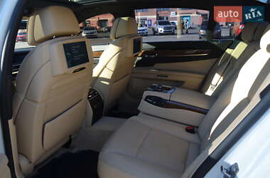 Седан BMW 7 Series 2010 в 
