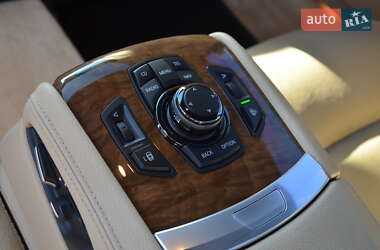 Седан BMW 7 Series 2010 в 
