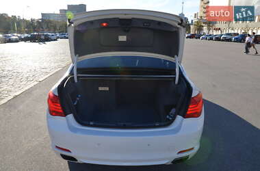 Седан BMW 7 Series 2010 в 