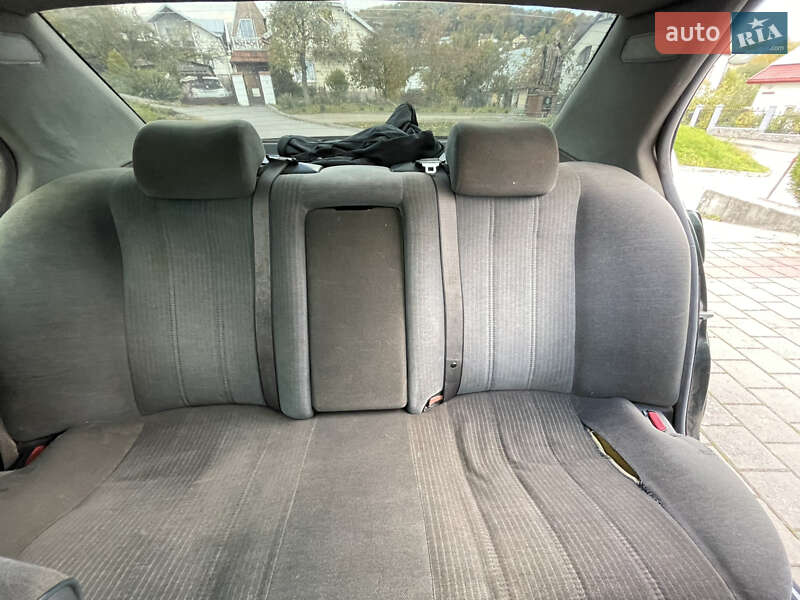 Седан BMW 7 Series 1988 в Винниках