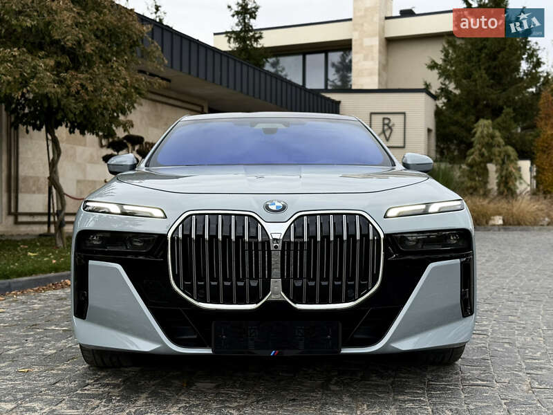 Седан BMW 7 Series 2022 в Львове