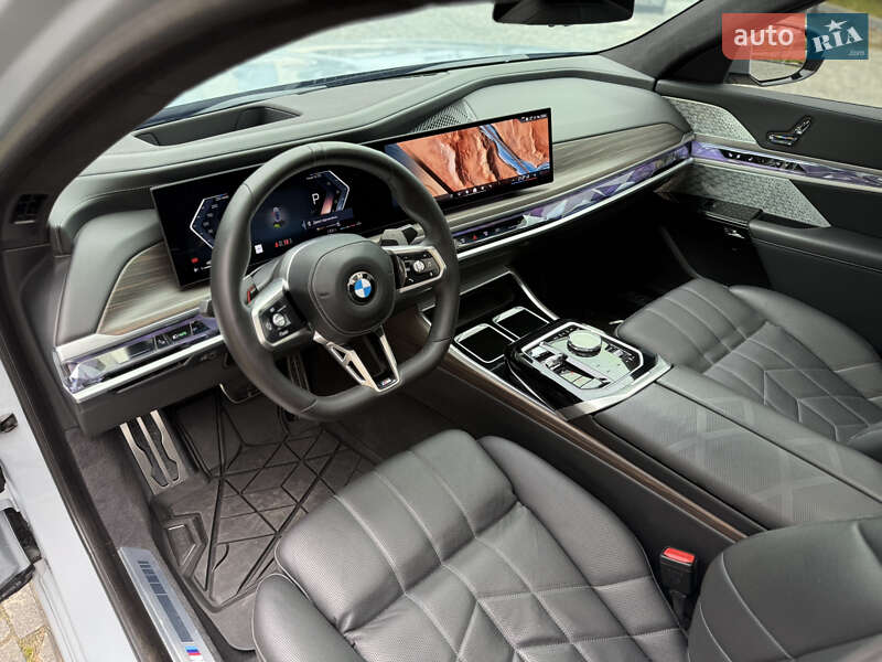 Седан BMW 7 Series 2022 в Львове
