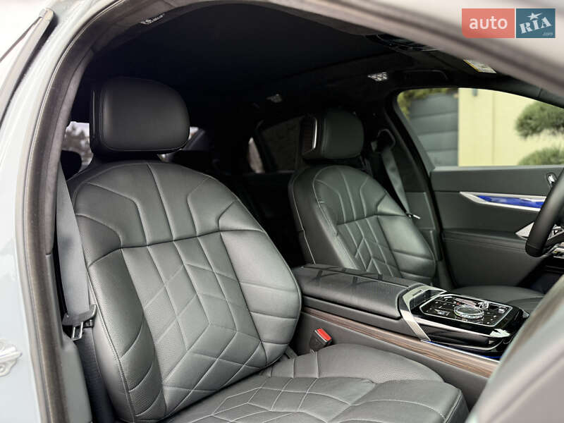 Седан BMW 7 Series 2022 в Львове