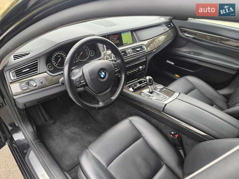Седан BMW 7 Series 2015 в Полтаве