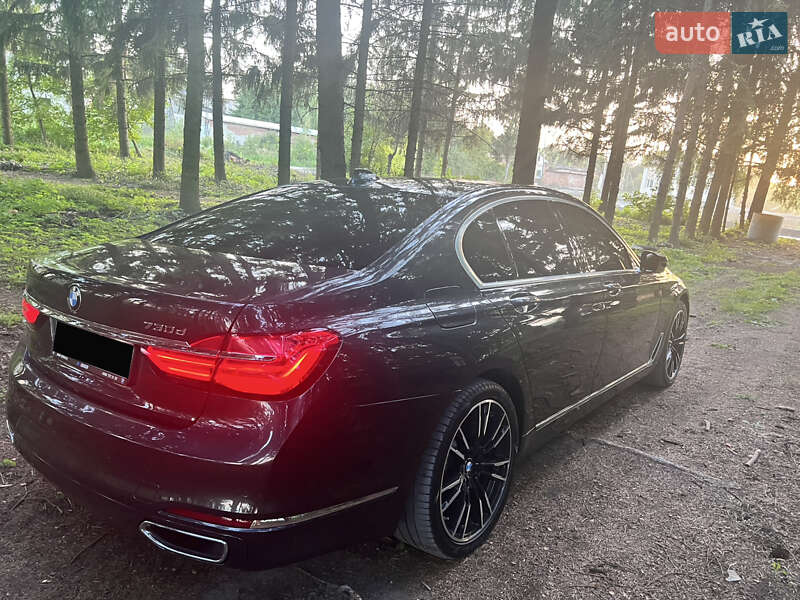Седан BMW 7 Series 2017 в Почаеве