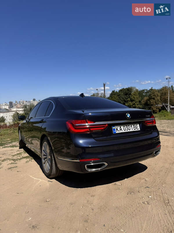 Седан BMW 7 Series 2017 в Киеве