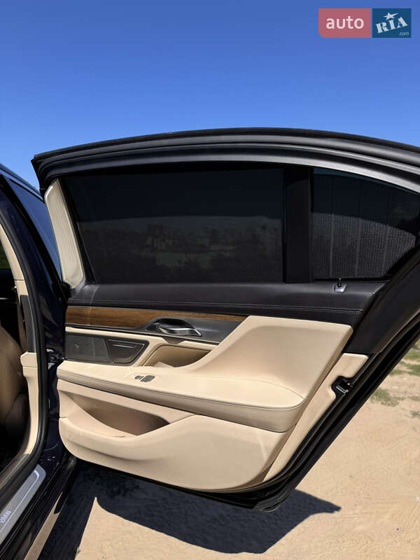 Седан BMW 7 Series 2017 в Киеве