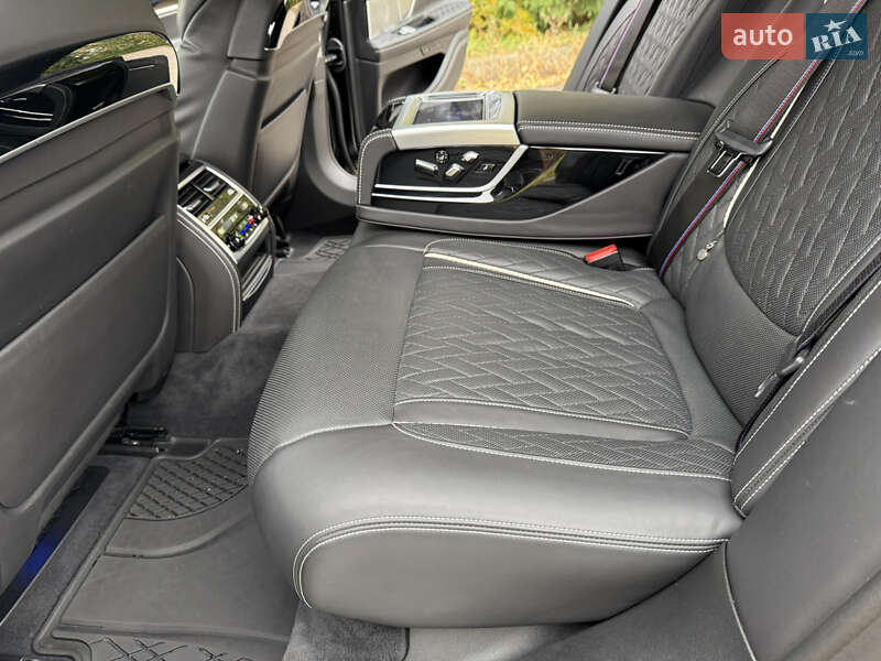 Седан BMW 7 Series 2019 в Ровно фото 117 Седан BMW 7 Series 2019 в Ровно