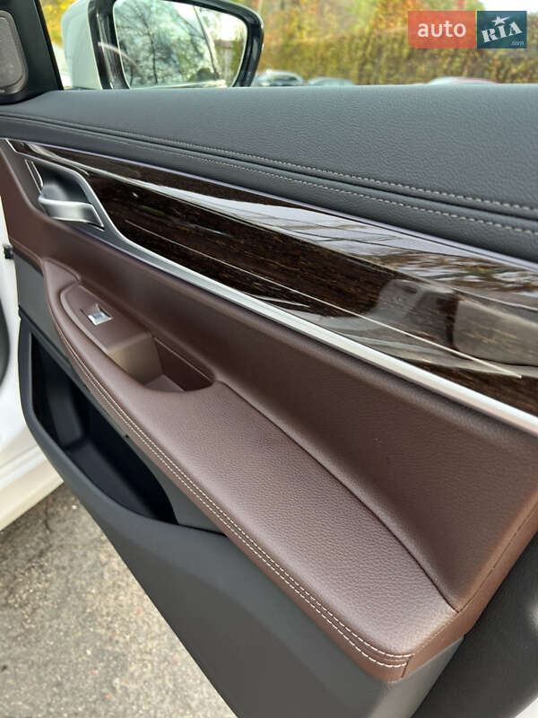Седан BMW 7 Series 2022 в Киеве фото 31 Седан BMW 7 Series 2022 в Киеве