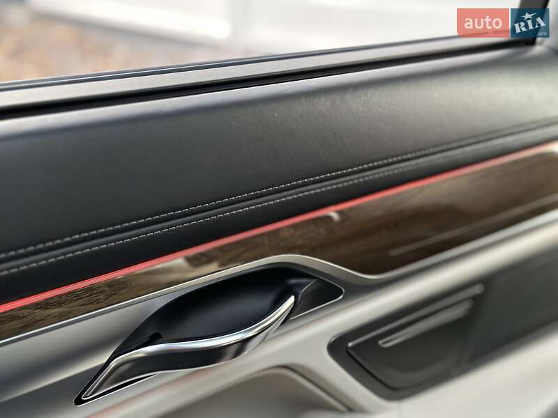 Седан BMW 7 Series 2015 в Киеве фото 32 Седан BMW 7 Series 2015 в Киеве