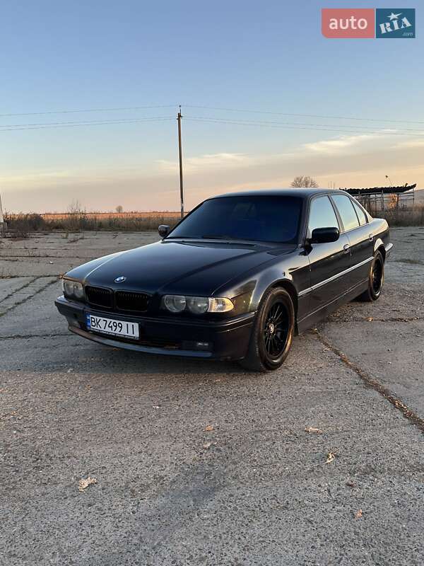 Седан BMW 7 Series 1999 в Чернівцях
