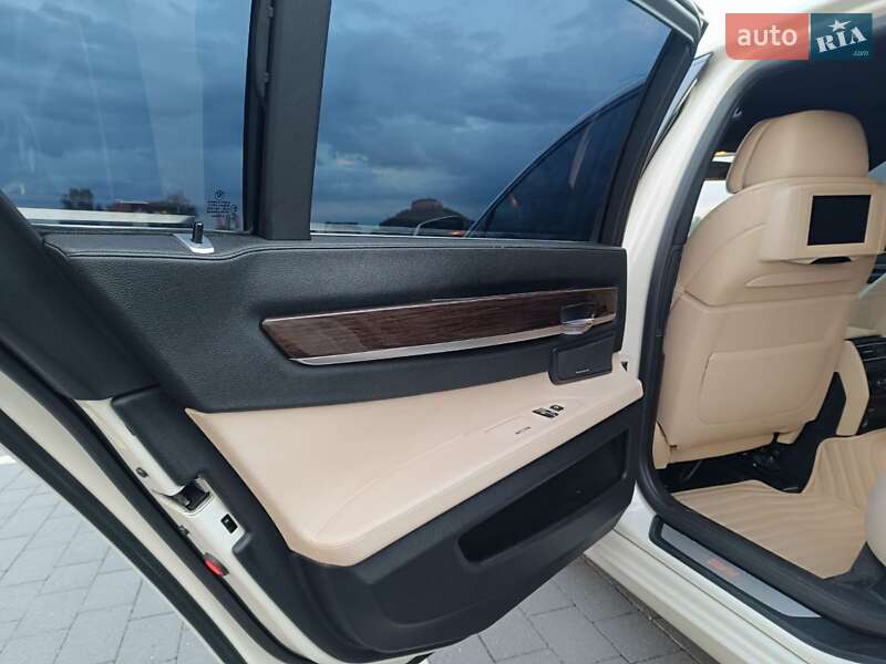 Седан BMW 7 Series 2009 в Мукачево