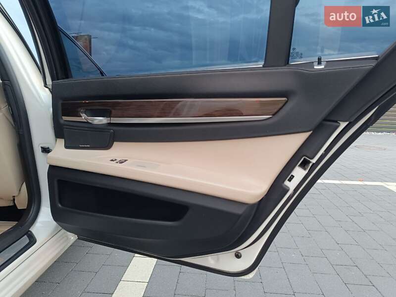 Седан BMW 7 Series 2009 в Мукачево