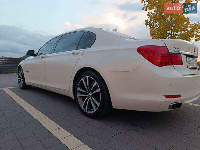 Седан BMW 7 Series 2009 в Мукачево