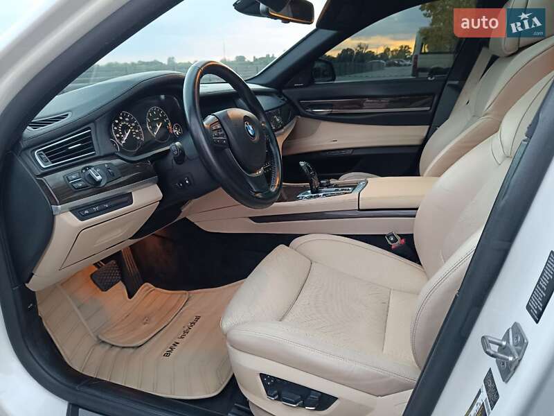 Седан BMW 7 Series 2009 в Мукачево