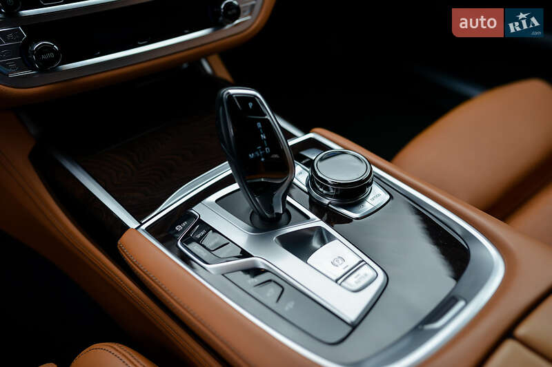 Седан BMW 7 Series 2019 в Києві
