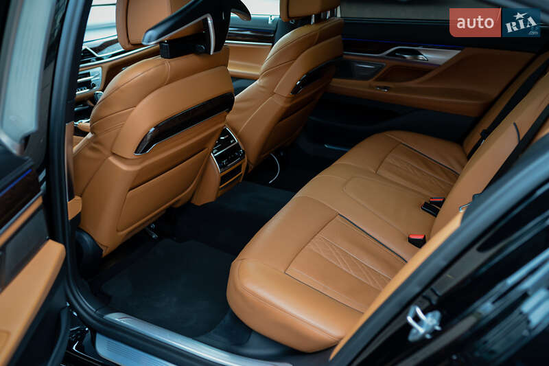 Седан BMW 7 Series 2019 в Києві