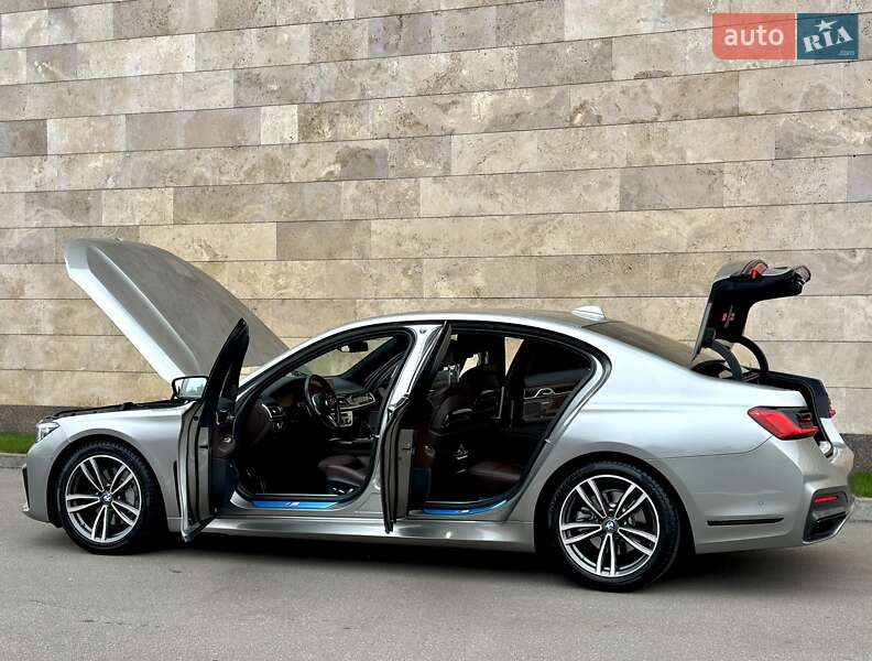 Седан BMW 7 Series 2022 в Киеве
