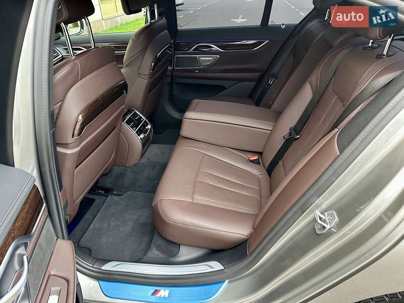 Седан BMW 7 Series 2022 в Киеве