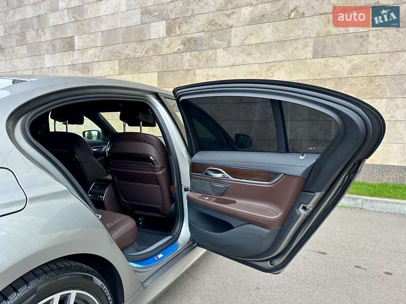 Седан BMW 7 Series 2022 в Киеве