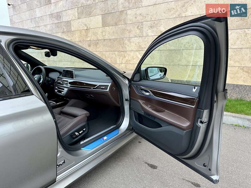 Седан BMW 7 Series 2022 в Киеве