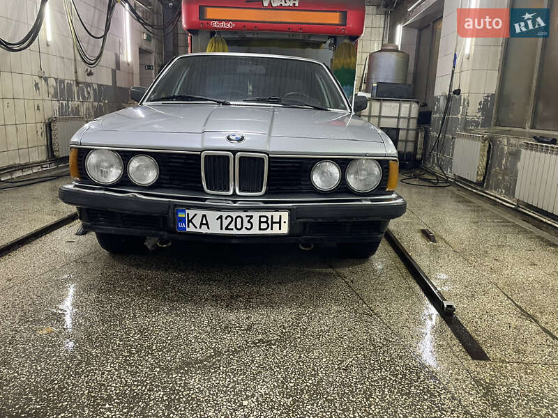 BMW 7 Series 1983
