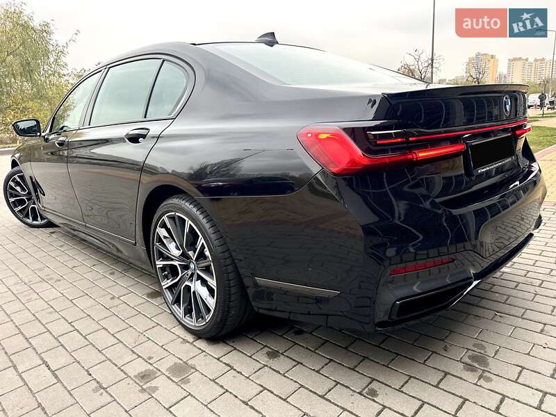 Седан BMW 7 Series 2022 в Киеве