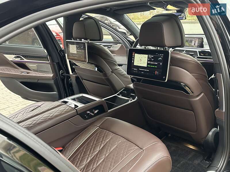 Седан BMW 7 Series 2022 в Киеве