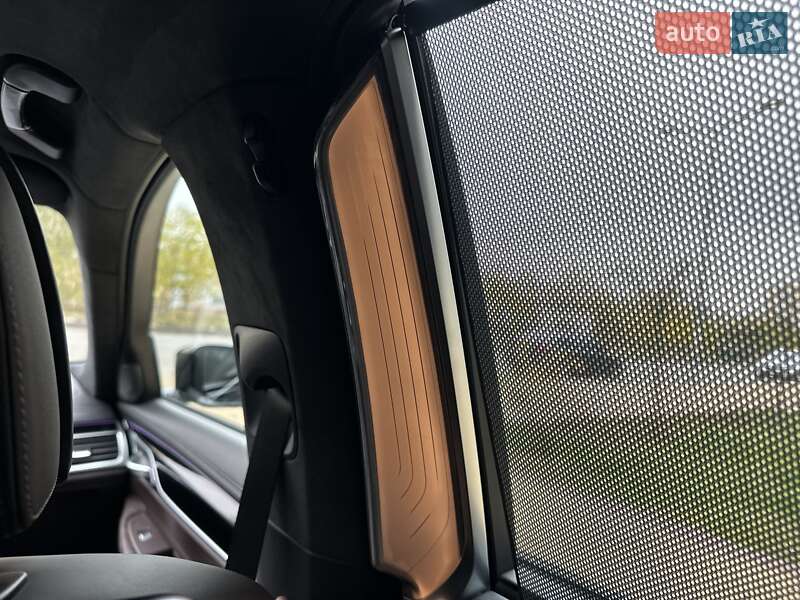 Седан BMW 7 Series 2022 в Киеве