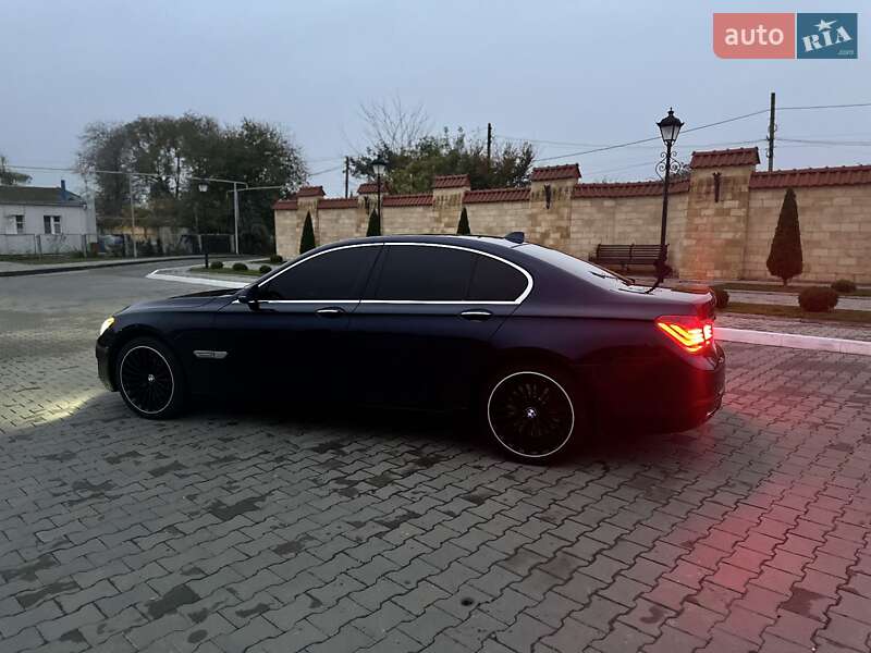 Седан BMW 7 Series 2013 в Измаиле