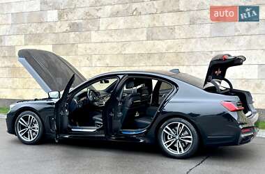 Седан BMW 7 Series 2022 в Киеве