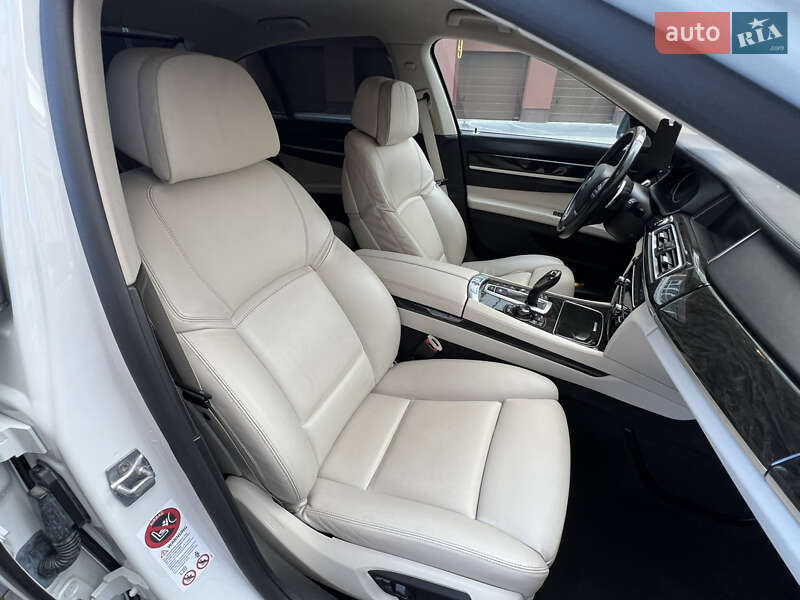 Седан BMW 7 Series 2012 в Ивано-Франковске