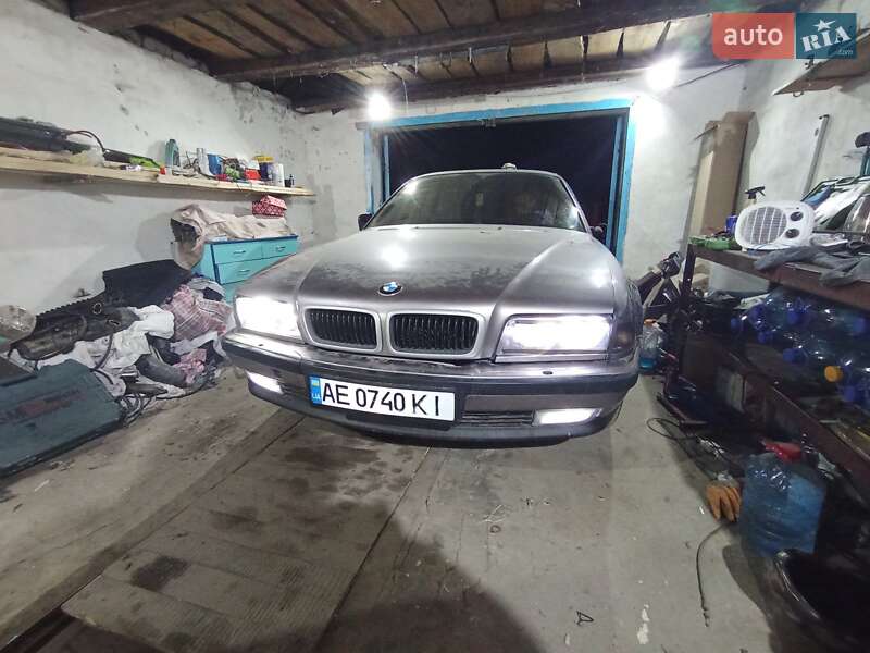 Седан BMW 7 Series 1996 в Новомосковске