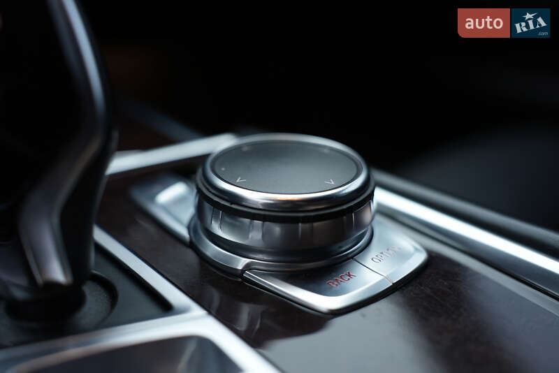 Седан BMW 7 Series 2015 в Ровно фото 40 Седан BMW 7 Series 2015 в Ровно