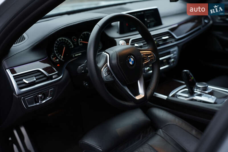 Седан BMW 7 Series 2015 в Ровно фото 53 Седан BMW 7 Series 2015 в Ровно
