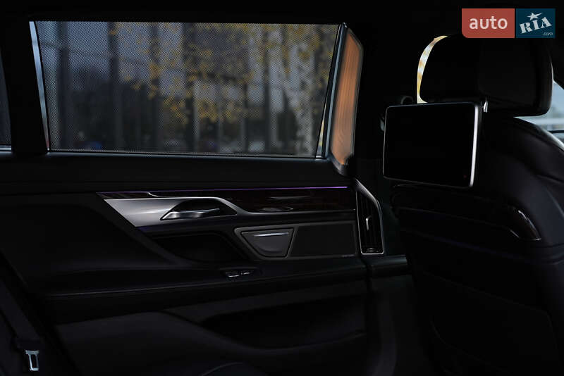 Седан BMW 7 Series 2015 в Ровно фото 65 Седан BMW 7 Series 2015 в Ровно