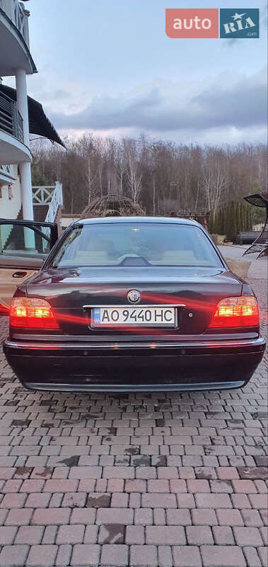 Седан BMW 7 Series 2000 в Иршаве