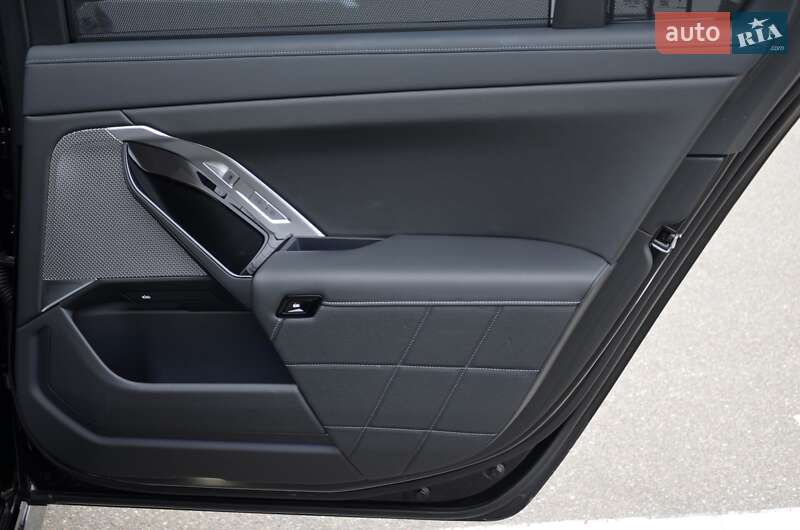 Седан BMW 7 Series 2024 в Киеве