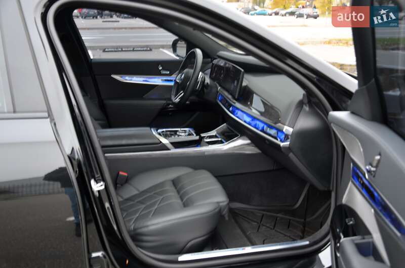 Седан BMW 7 Series 2024 в Киеве