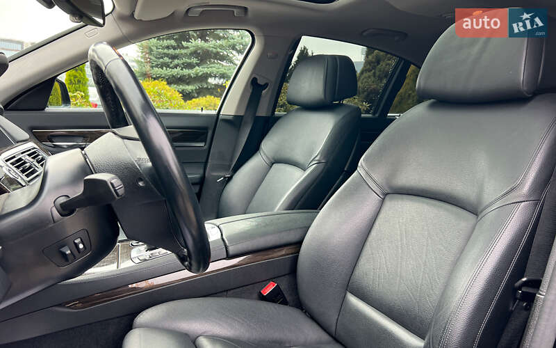 Седан BMW 7 Series 2015 в Львове