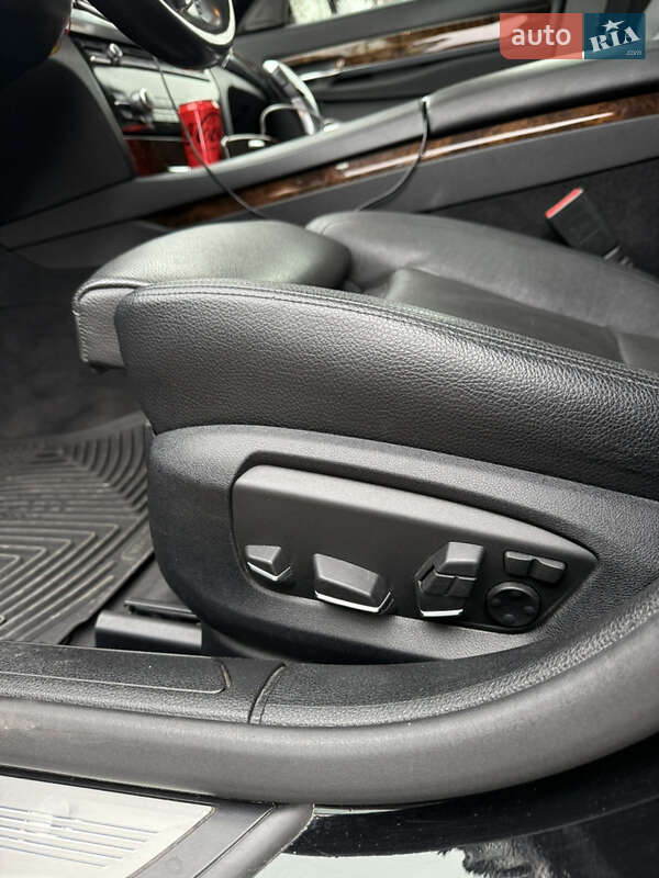 Седан BMW 7 Series 2014 в Львове