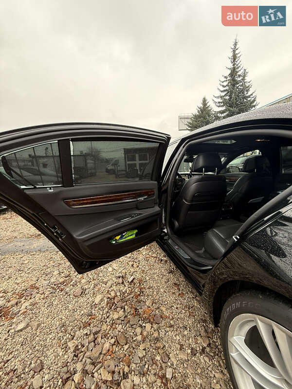 Седан BMW 7 Series 2014 в Львове