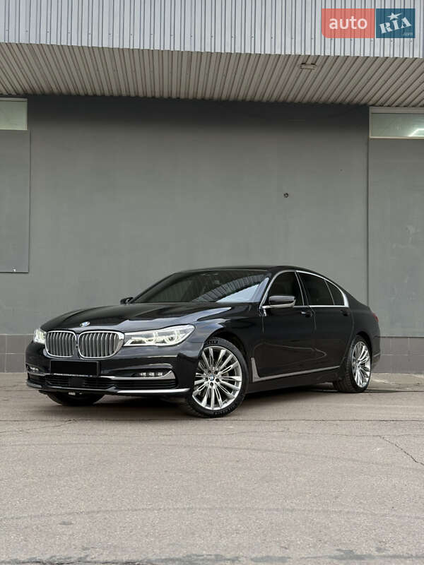 Седан BMW 7 Series 2017 в Львові