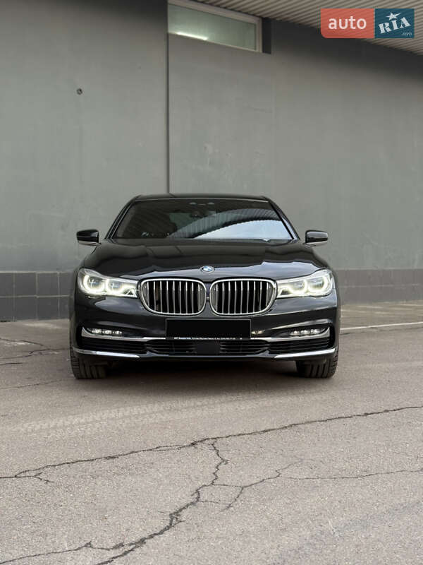 Седан BMW 7 Series 2017 в Львові