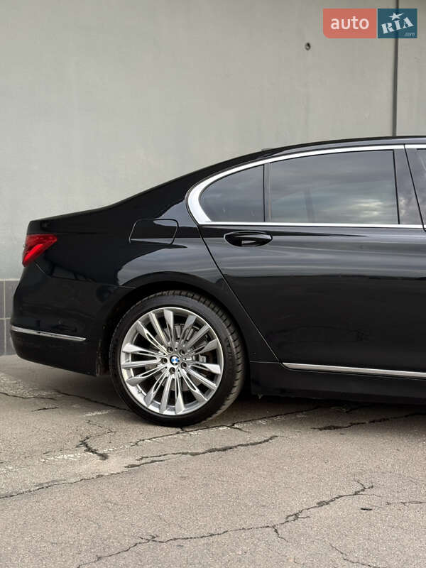 Седан BMW 7 Series 2017 в Львові