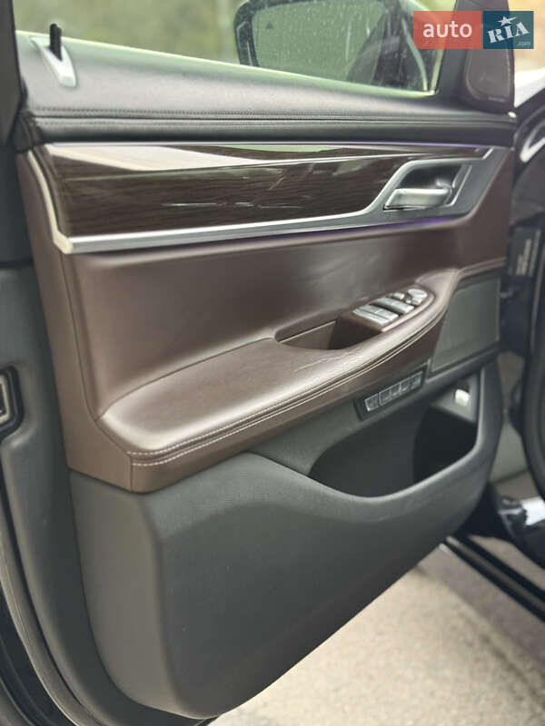 Седан BMW 7 Series 2017 в Львові